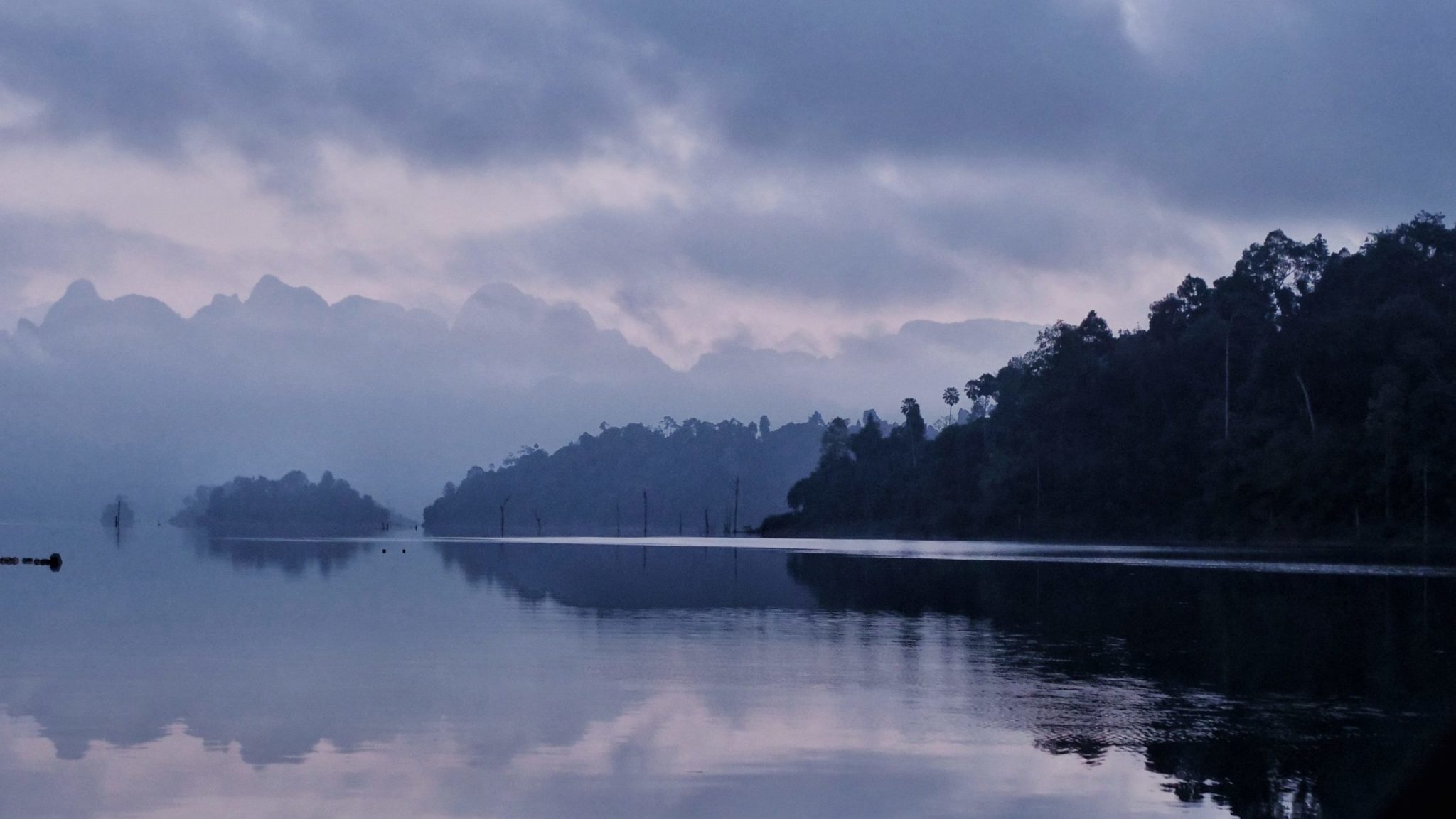 early hours in khao sok nationalpark