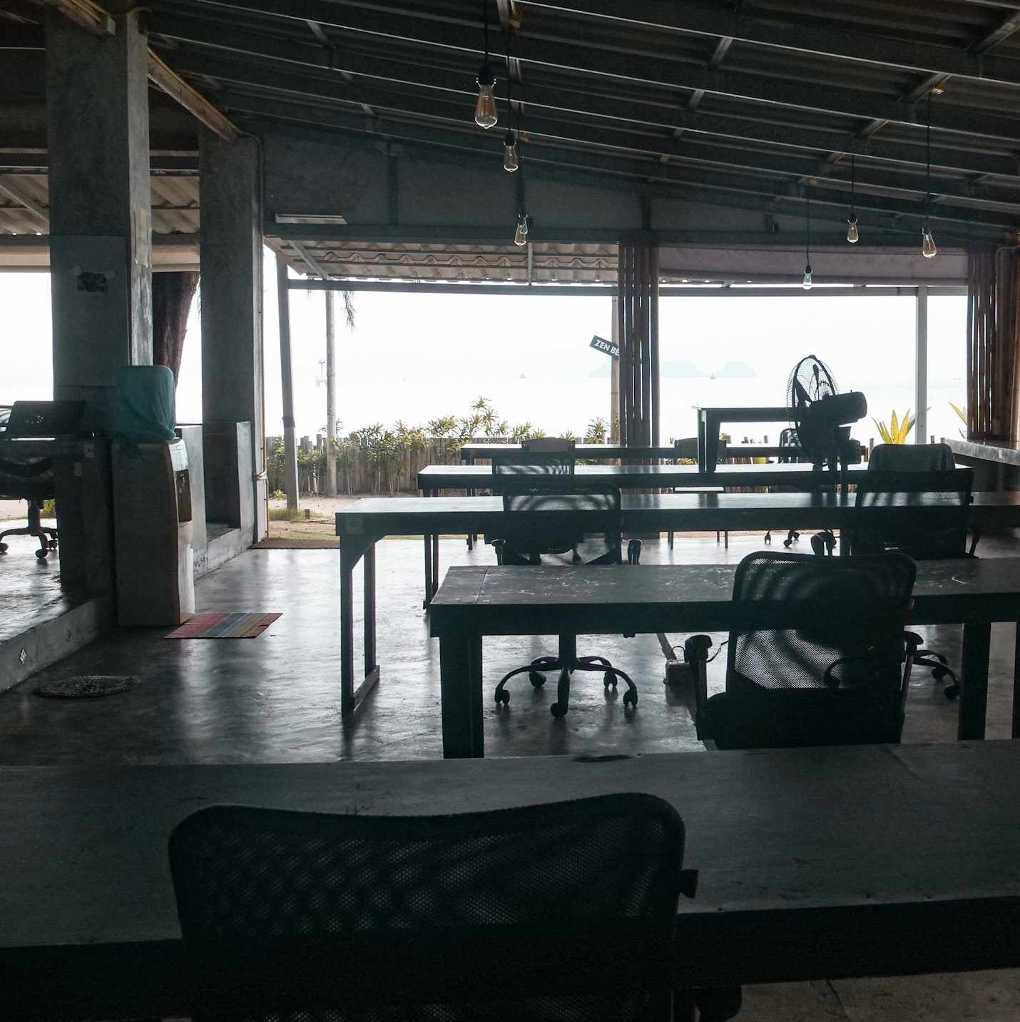 beachub coworking big workspace seaview